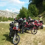 Camp Divlja Rijeka منتزه العطل *