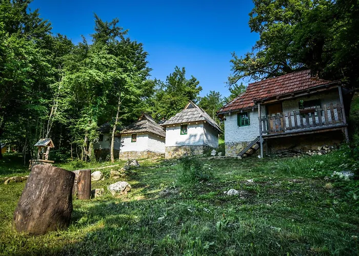 Üdülőpark Camp Divlja Rijeka *