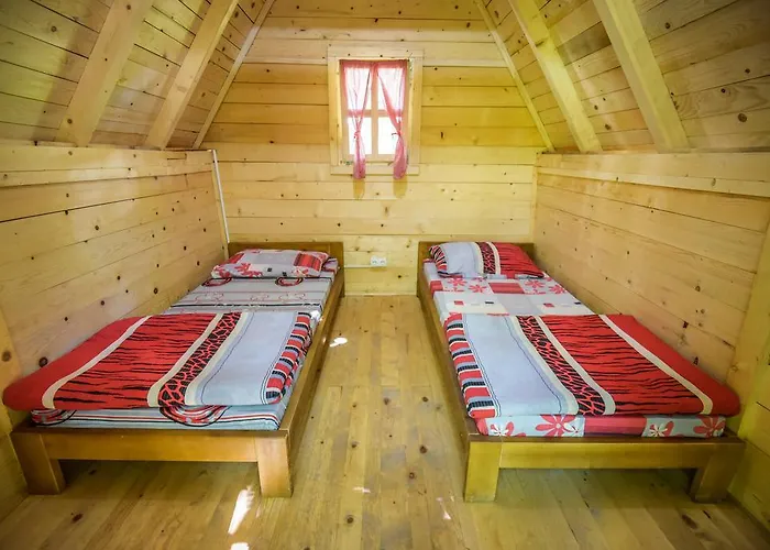 Üdülőpark Camp Divlja Rijeka Hum